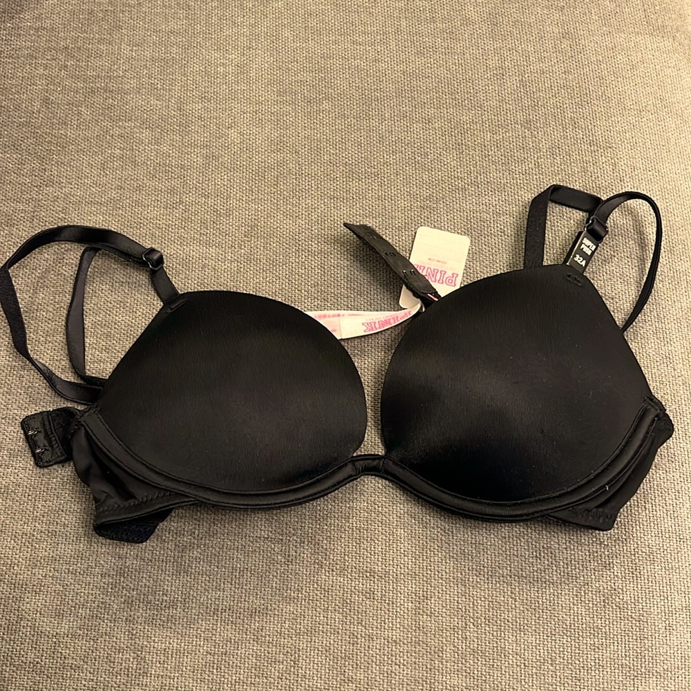 32A NWT Black Super Plush Pink Bra